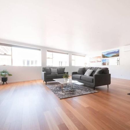 Central Modern 2 Bedroom With Wifi 론서스턴 외부 사진