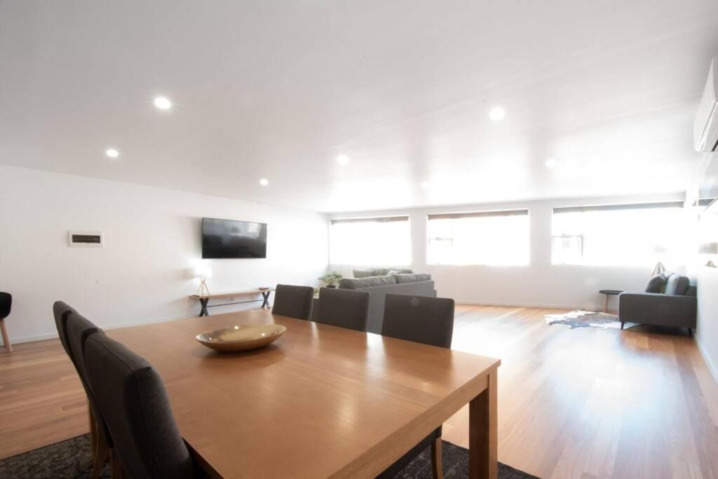 Central Modern 2 Bedroom With Wifi 론서스턴 외부 사진
