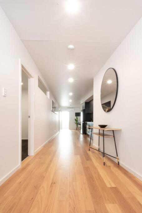 Central Modern 2 Bedroom With Wifi 론서스턴 외부 사진